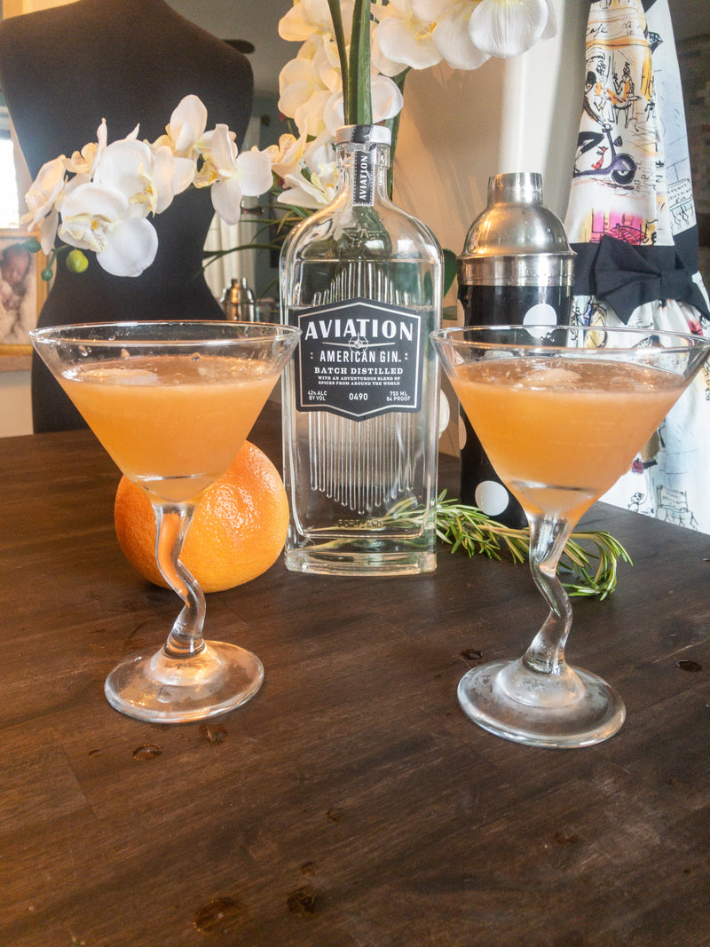Grapefruit rosemary martini 🍸