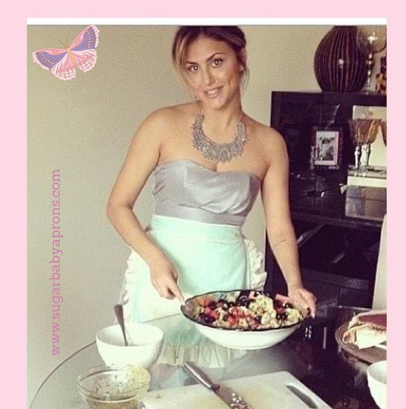 Cassie Scerbo: The dinner party goddess In mint green