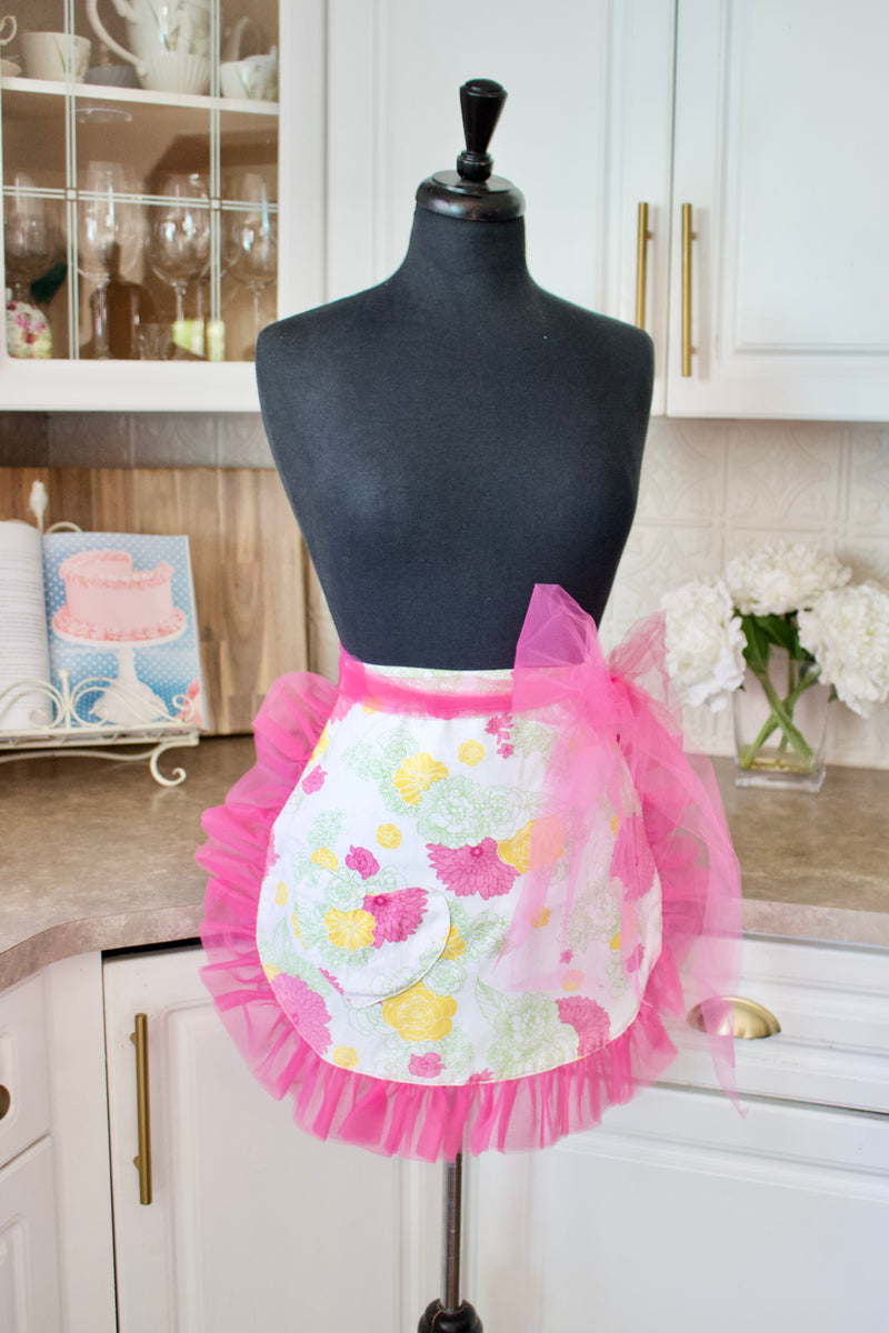 Divalicious Aprons in Pink Floral